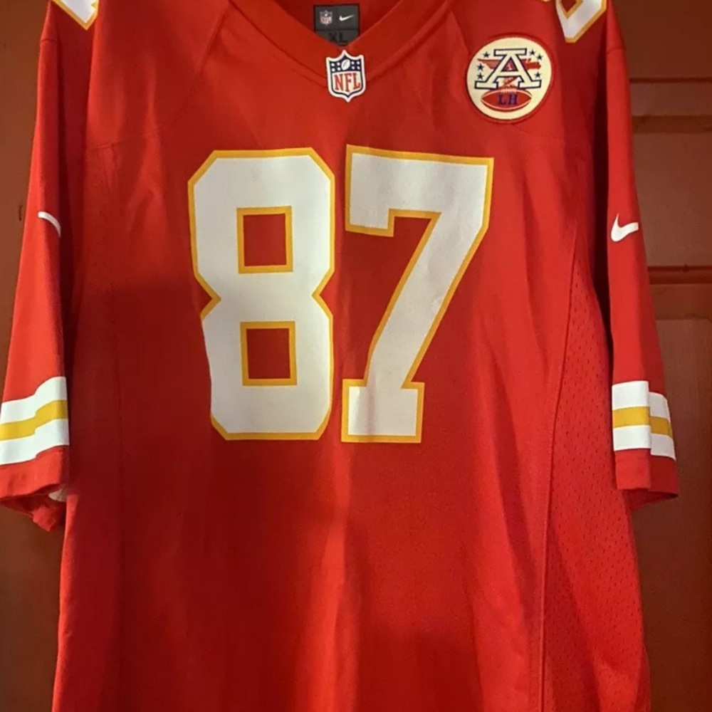 New Nike “On Field “ hard to find Travis Kelce Jersey.